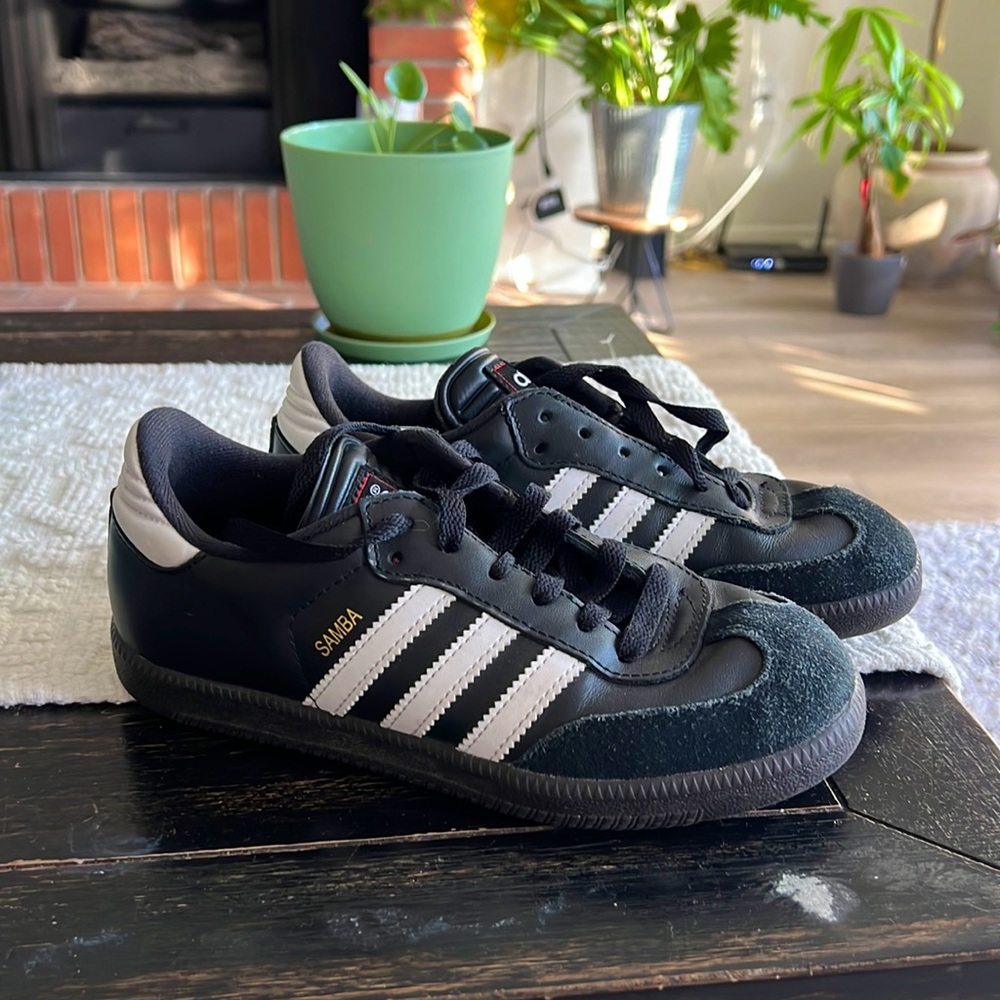 Adidas Samba Sneaker Size 3.5 kids Women’s 5
